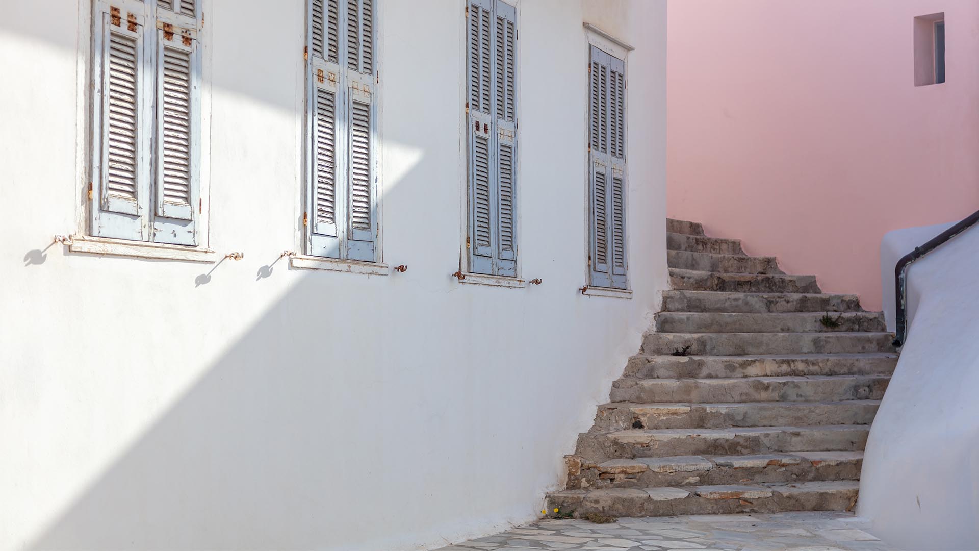 Inside the Syros art scene with a Greek ceramicist