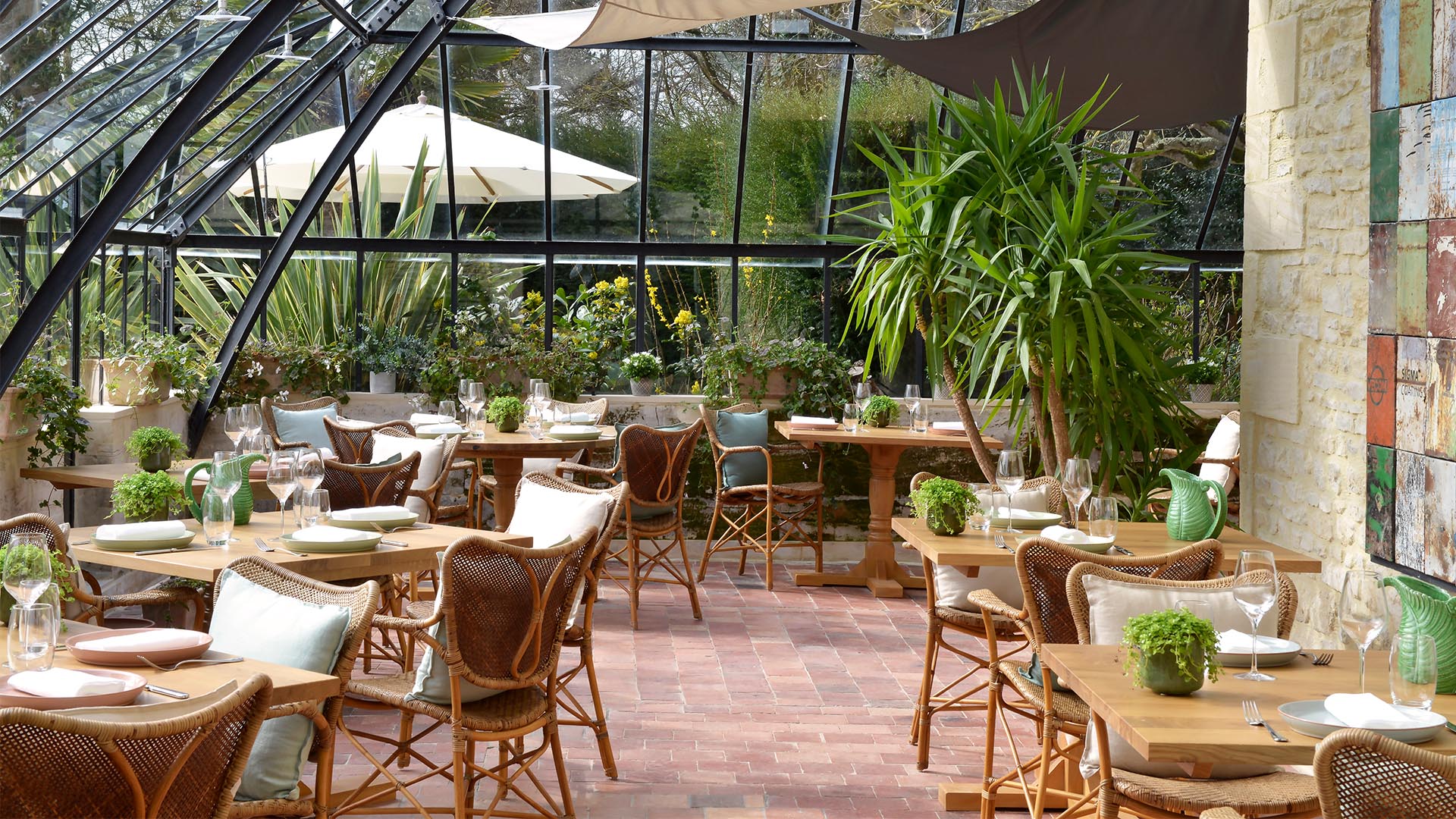 Le petit jardin. Ле Жардин ресторан. Ресторан la Jardin du Clocher France.